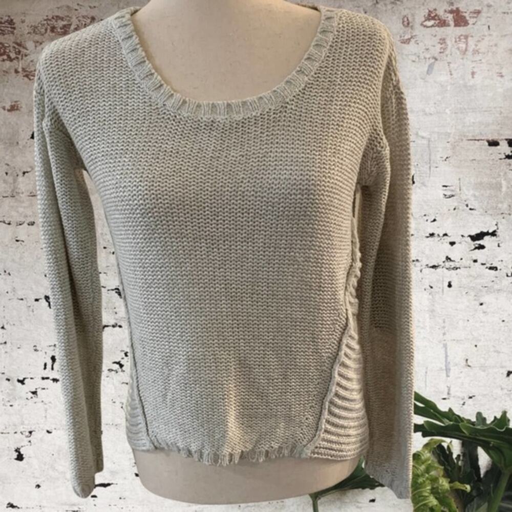 Alya gray round neck sweater with‎ brown elbow patches. Size S
